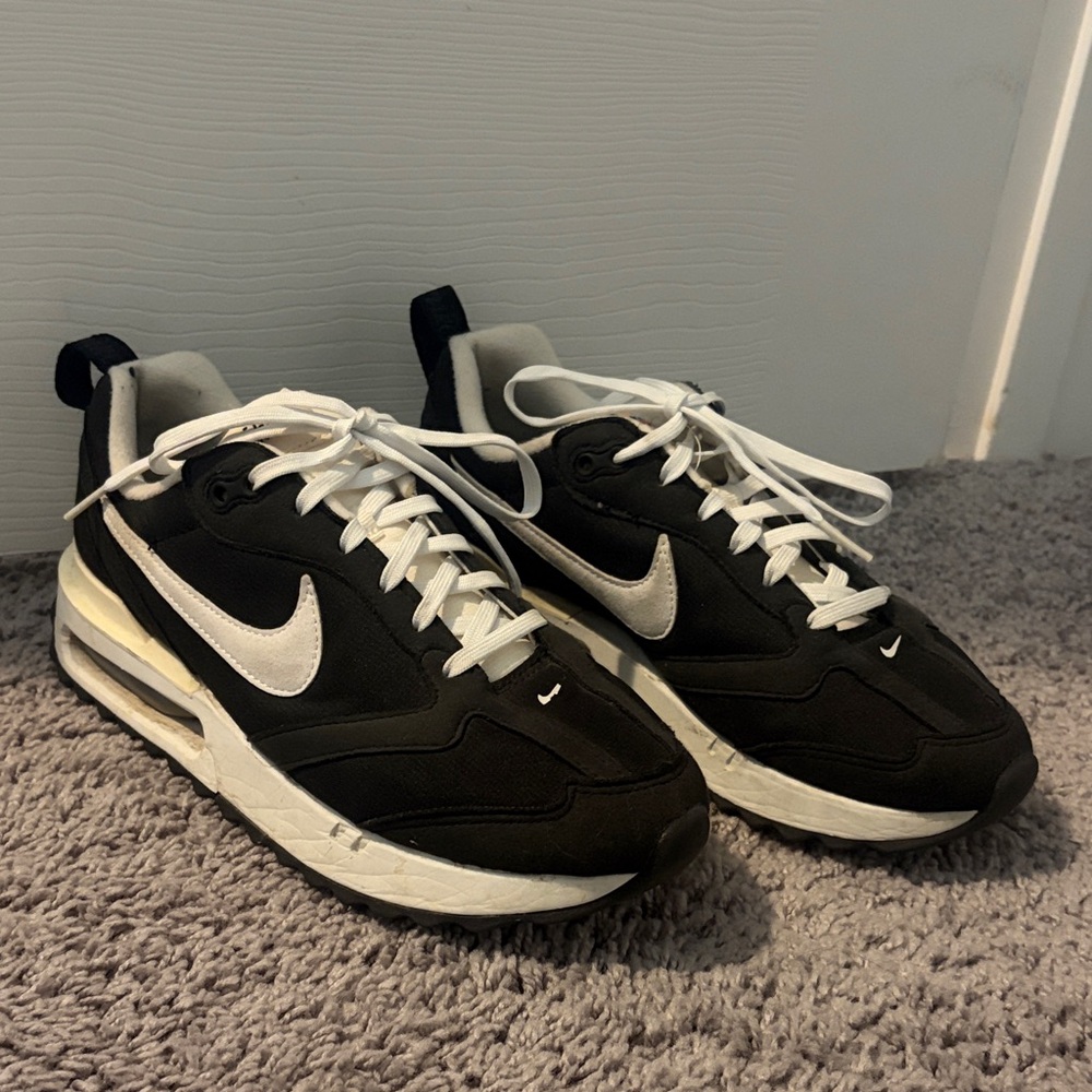 Nike Black and White Low-Top Sneakers with Visible Air
